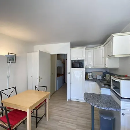 Climatise Avec Jardin En Front De Mer, Proche Commerces, Garage Ferme - Fr-1-100-334 *