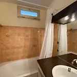 Climatisé Avec Jardin En Front De Mer, Proche Commerces, Garage Fermé - Fr-1-100-334 Appartement